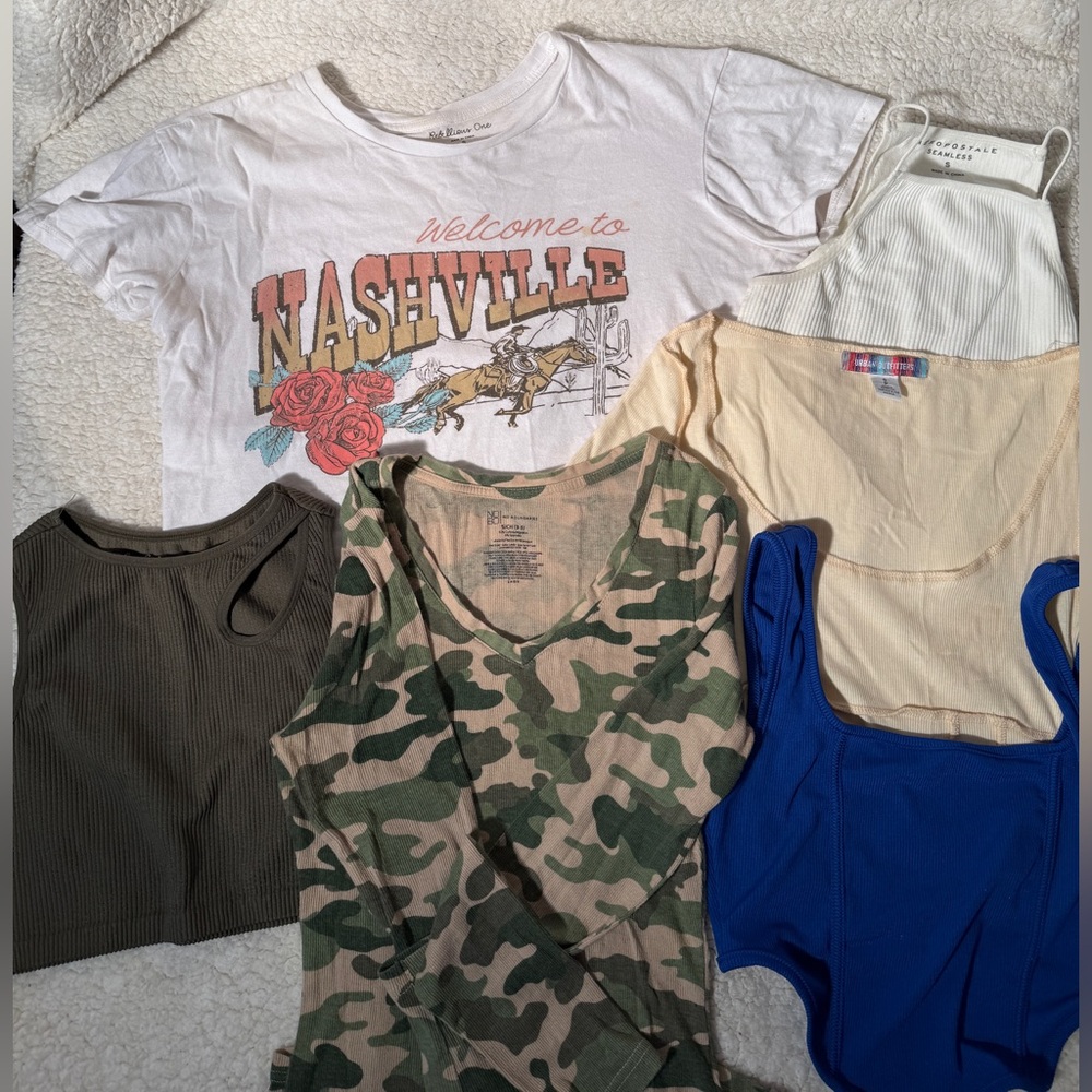 Women’s Small shirt bundle. Nashville, cotton Candy, Aeropostale. Cropped, tank